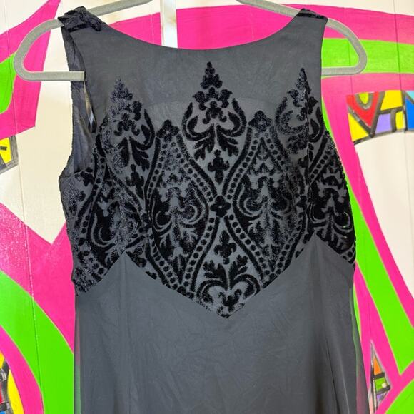 Ever Beauty Petite, Elegant Black Sleeveless Dress. Size 8P. Velvety Details - Picture 2 of 7
